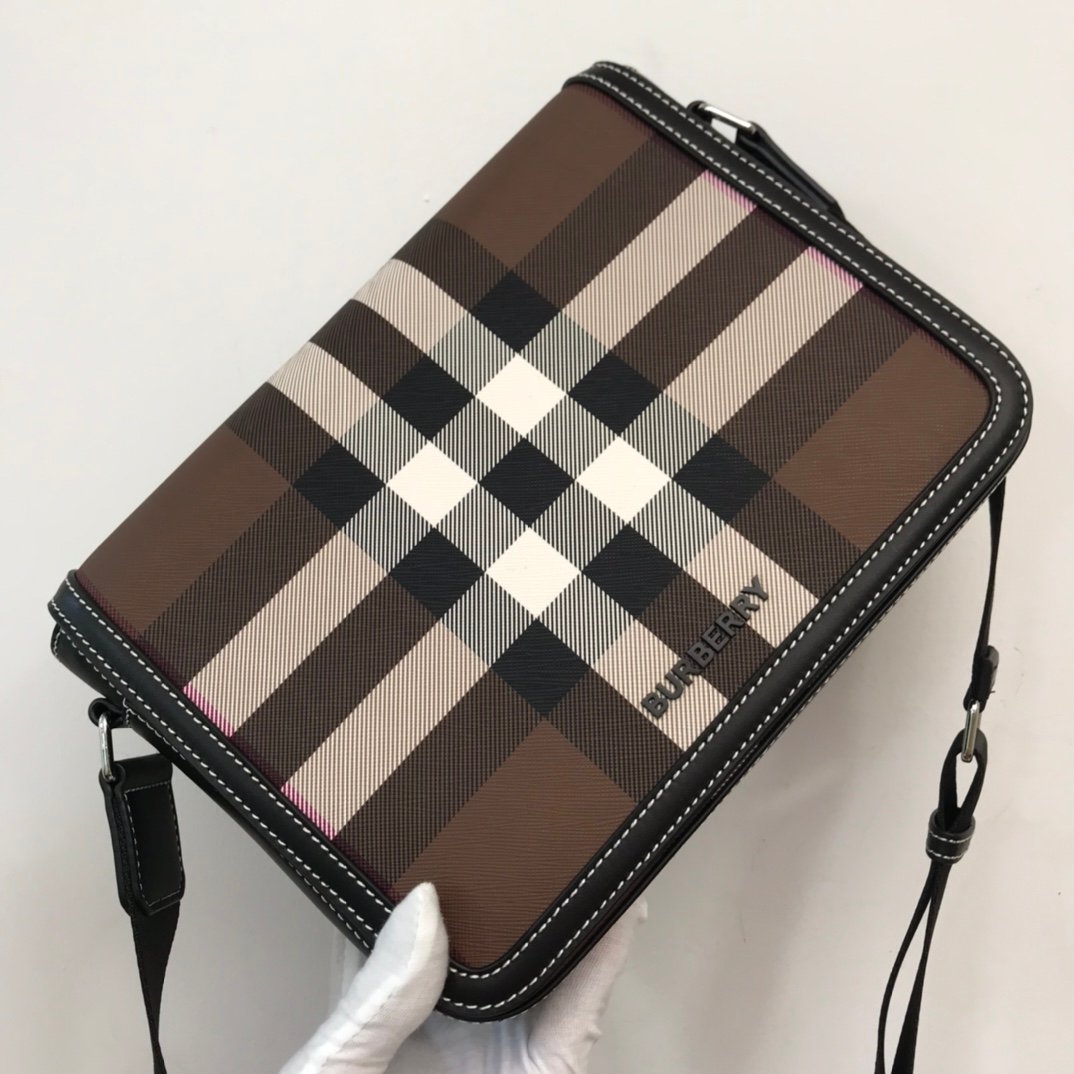 Burberry Bag - Image 3