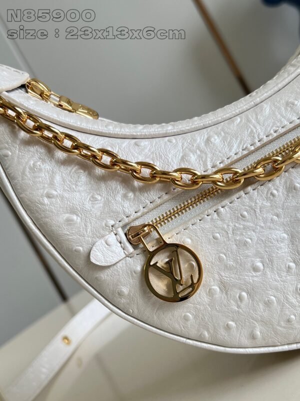 LV N85900 - Image 3
