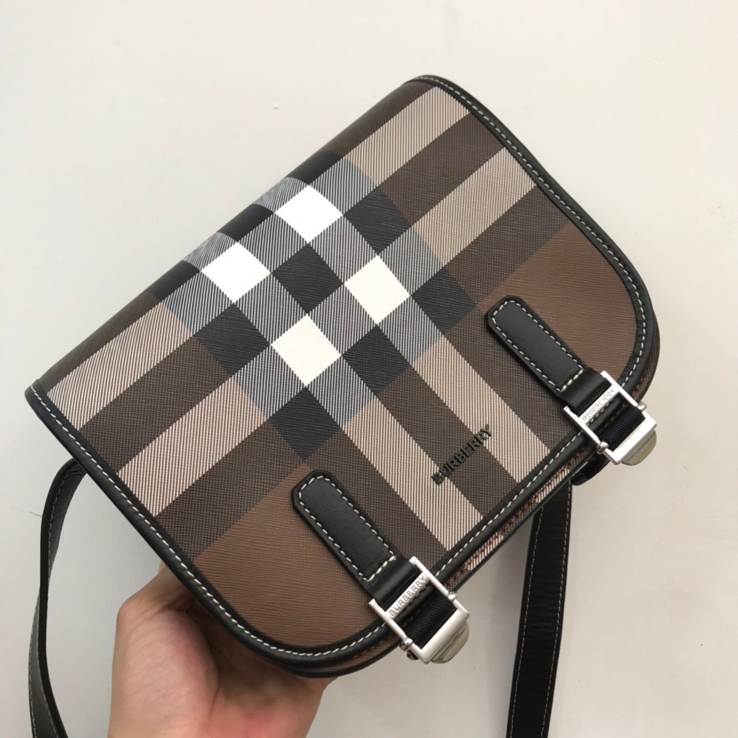 Burberry Bag - Image 3