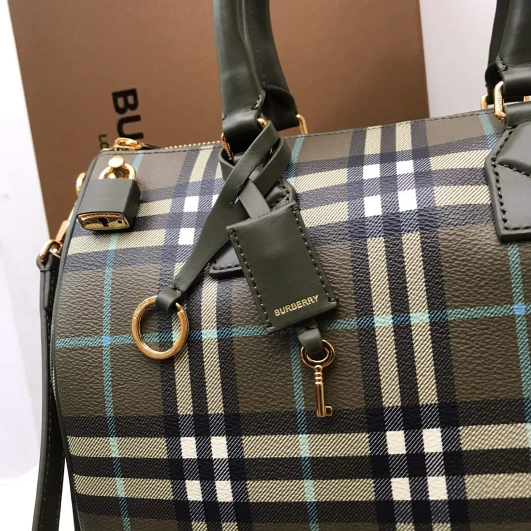 Burberry Bag - Image 3
