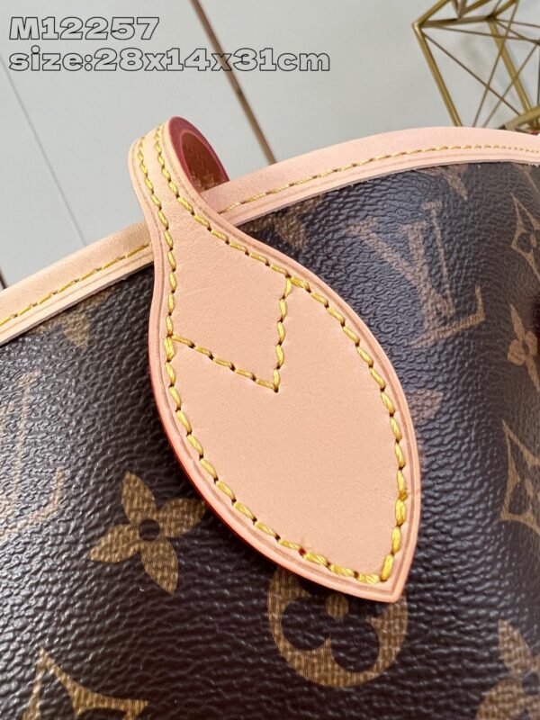 LV MM12257 - Image 3
