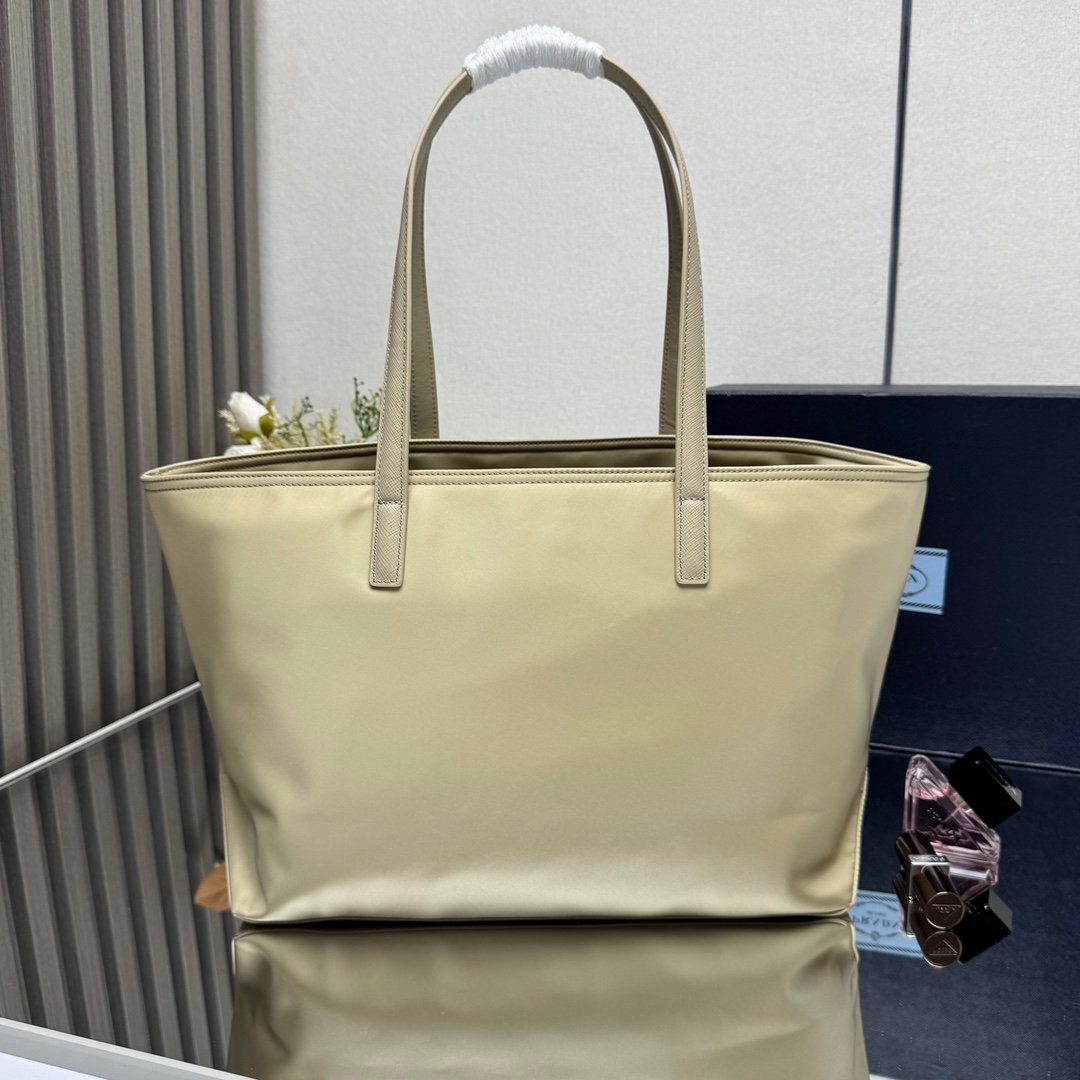 Prada Bag - Image 3