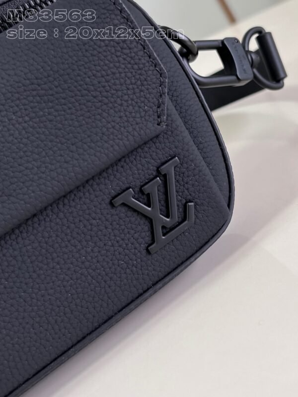 LV M83563 - Image 3
