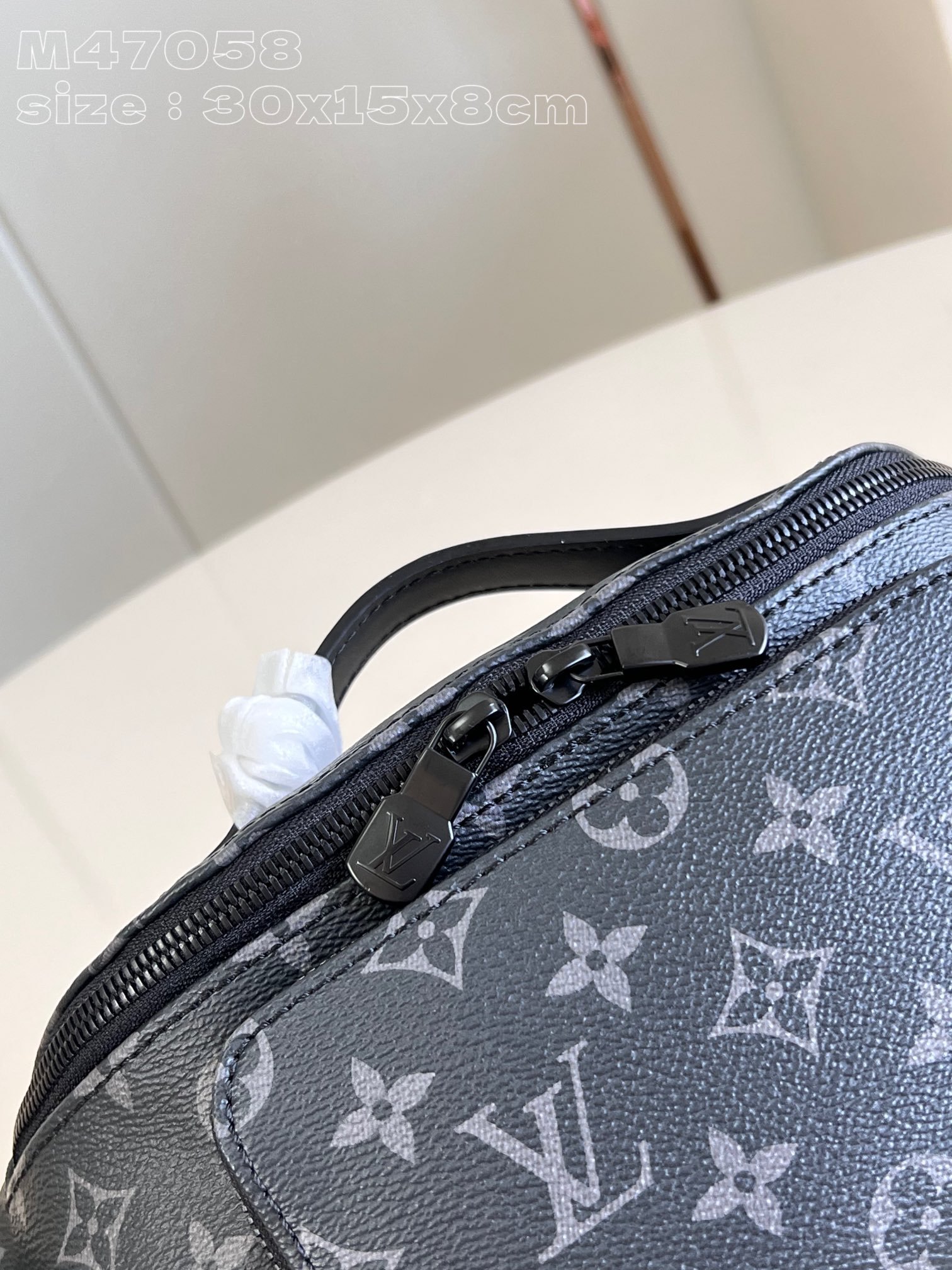 LV M47058 - Image 3