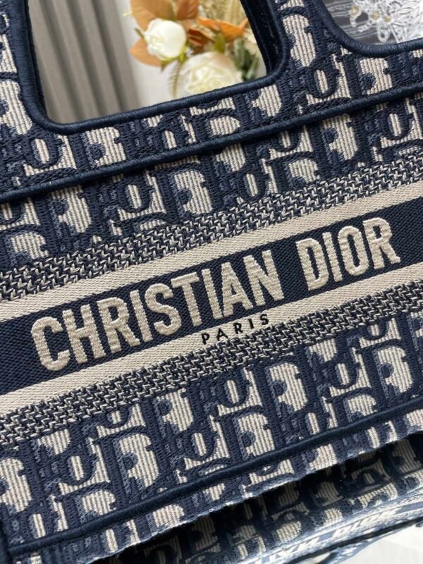 DIOR - Image 3