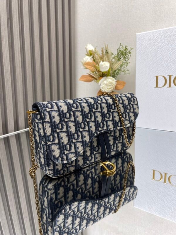 DIOR - Image 3