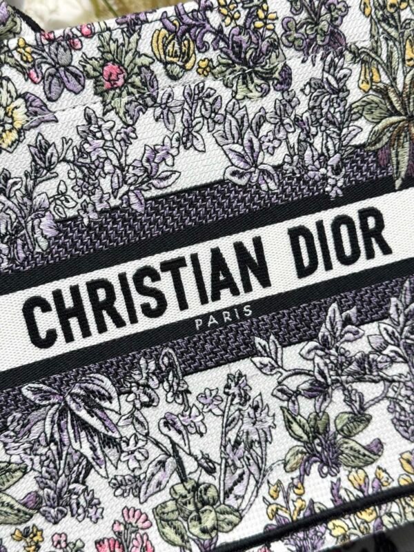 DIOR - Image 3