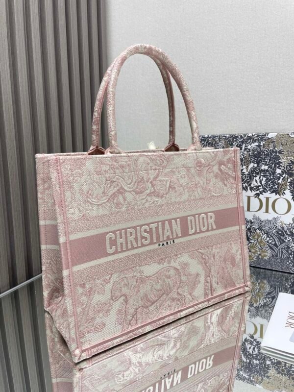 DIOR - Image 3