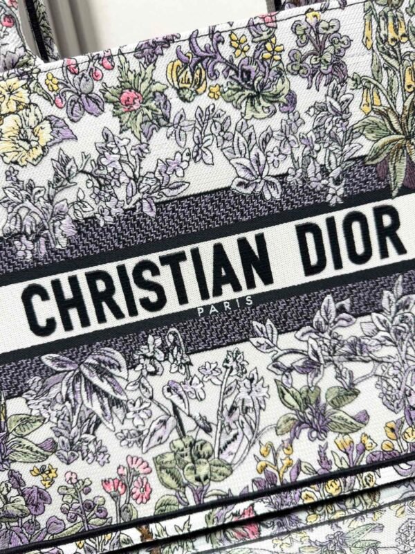 DIOR - Image 3