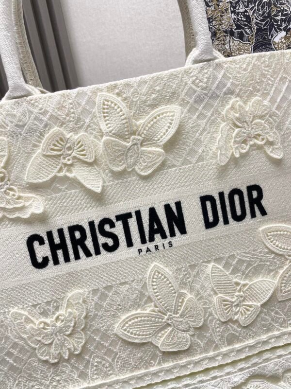 DIOR - Image 3