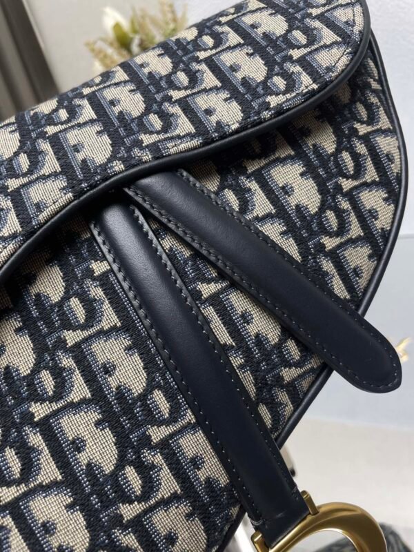DIOR - Image 3