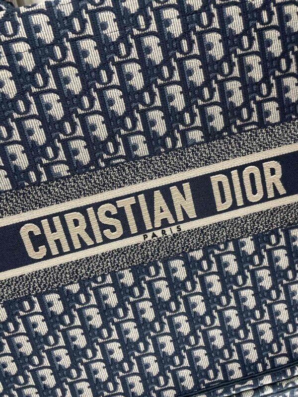 DIOR - Image 3
