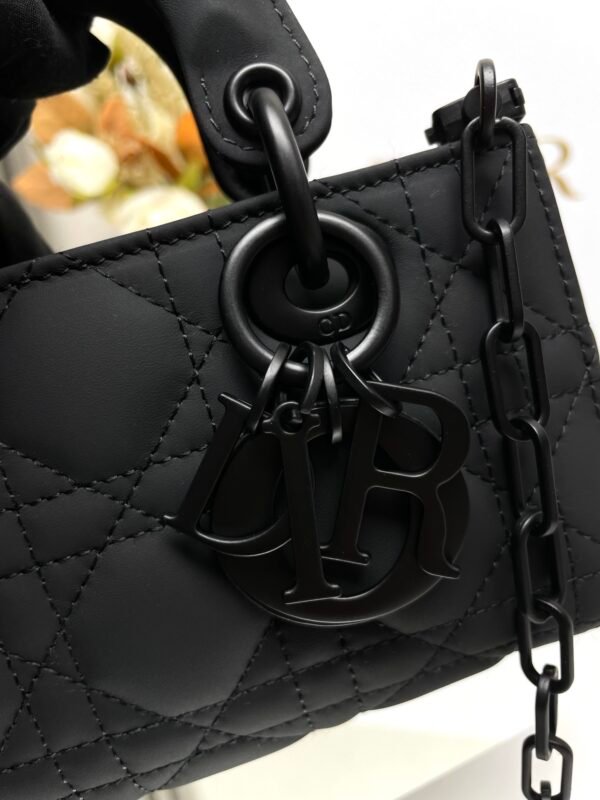DIOR - Image 3