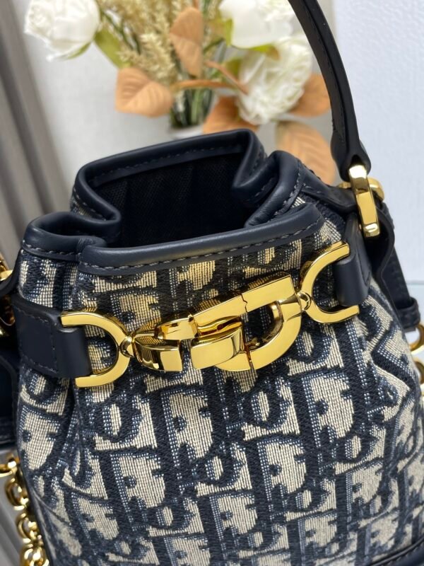 DIOR - Image 3
