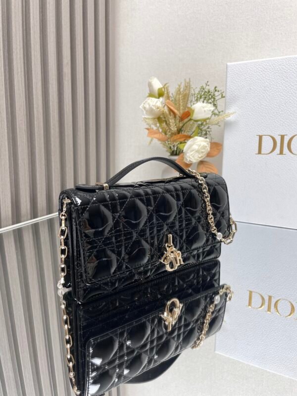 DIOR - Image 3