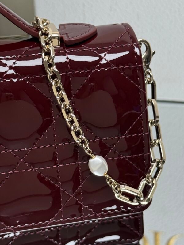 DIOR - Image 3
