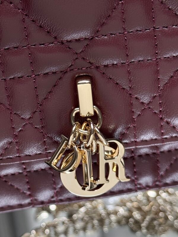 DIOR - Image 3