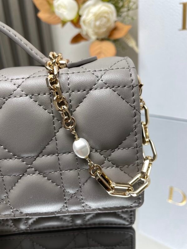 DIOR - Image 2