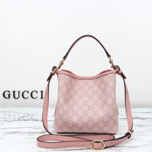 GUCCI  815118
