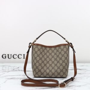 GUCCI  815118