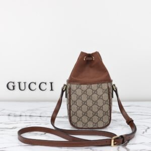 GUCCI   746303