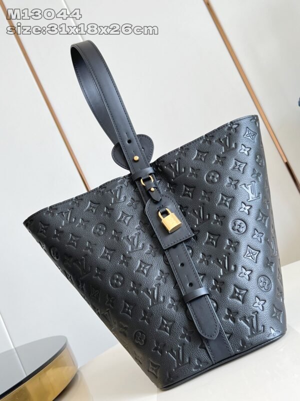 LV  M13044 - Image 4