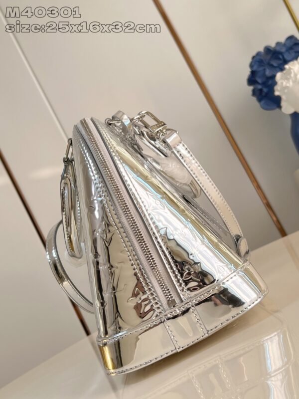 LV  M40301 - Image 4