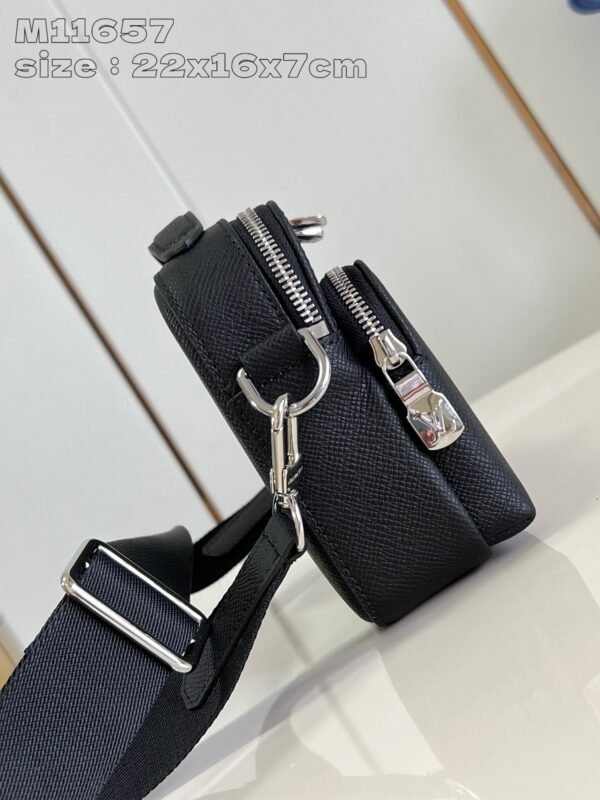 LV  M11657 - Image 4