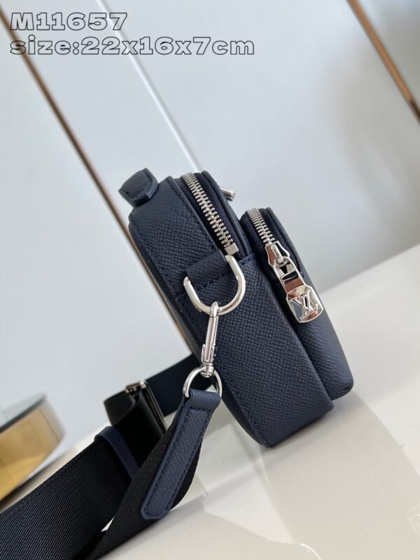 LV  M11657 - Image 4