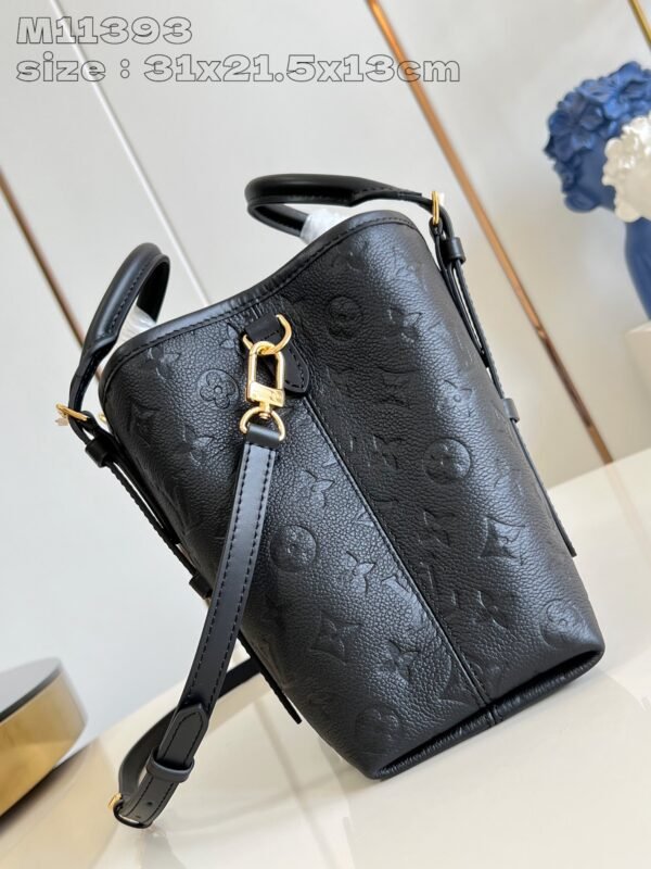 LV  M11393 - Image 4