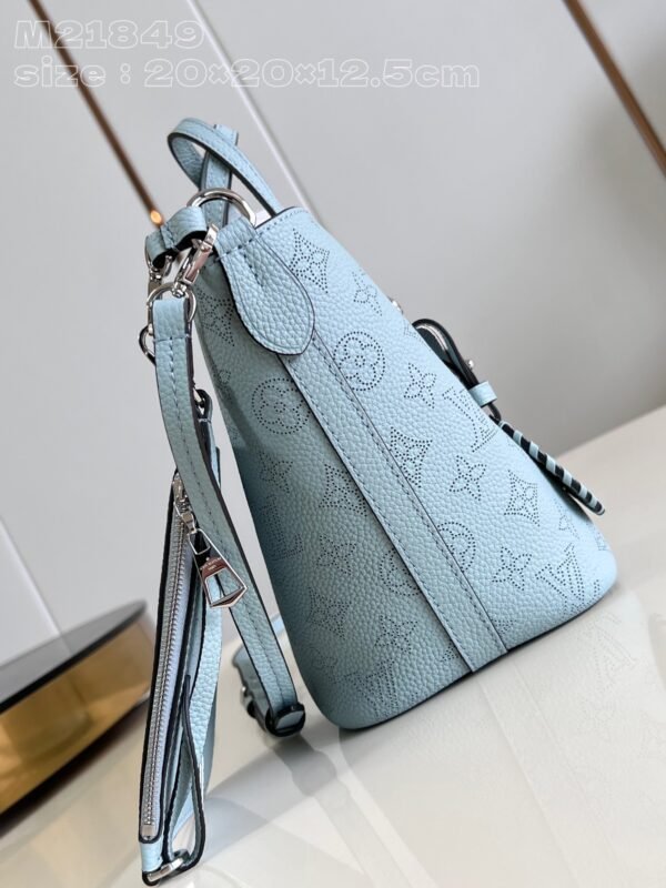 LV  M21849 - Image 4