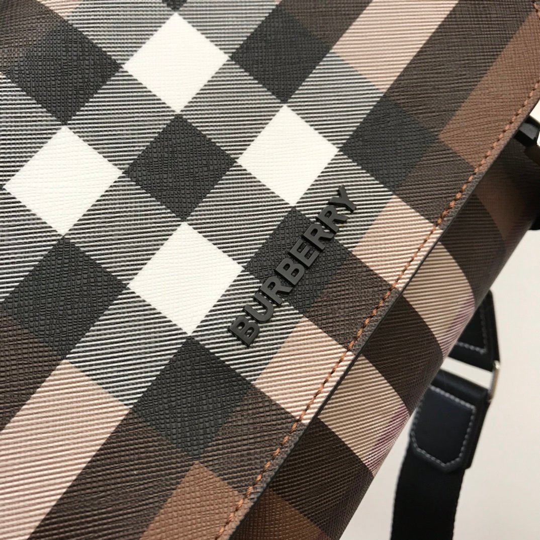 Burberry Bag - Image 4