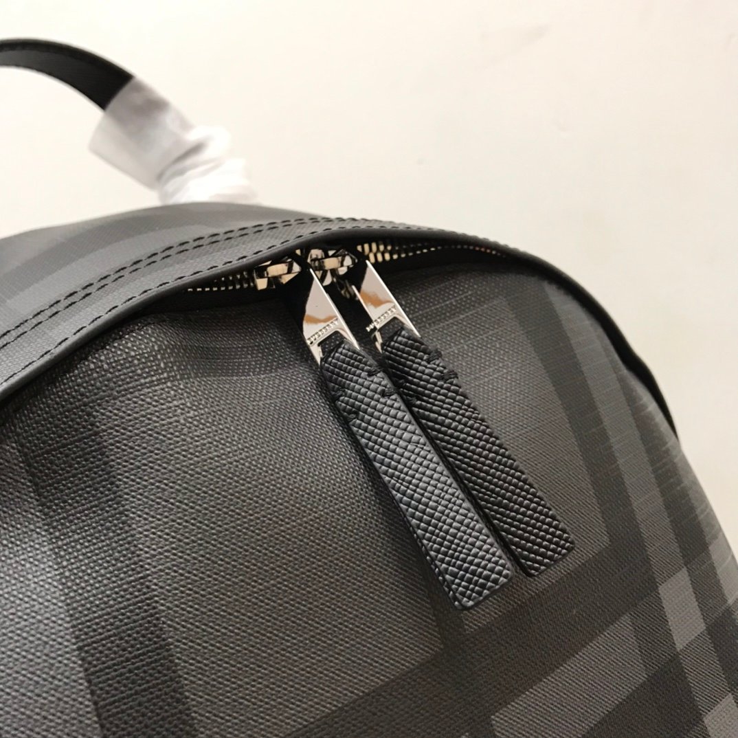 Burberry Bag - Image 4