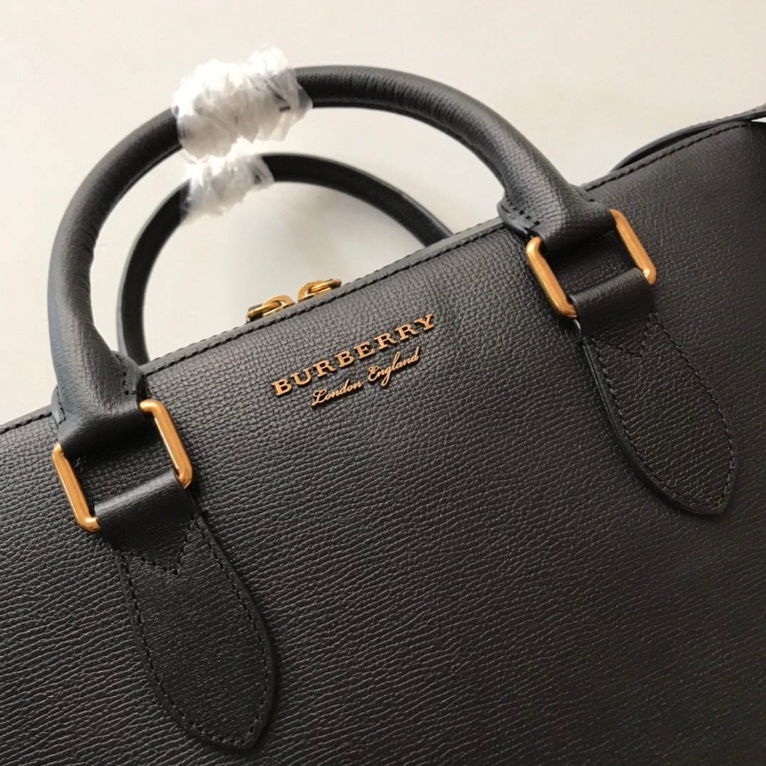 Burberry Bag - Image 4
