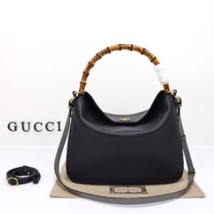 GUCCI   745918