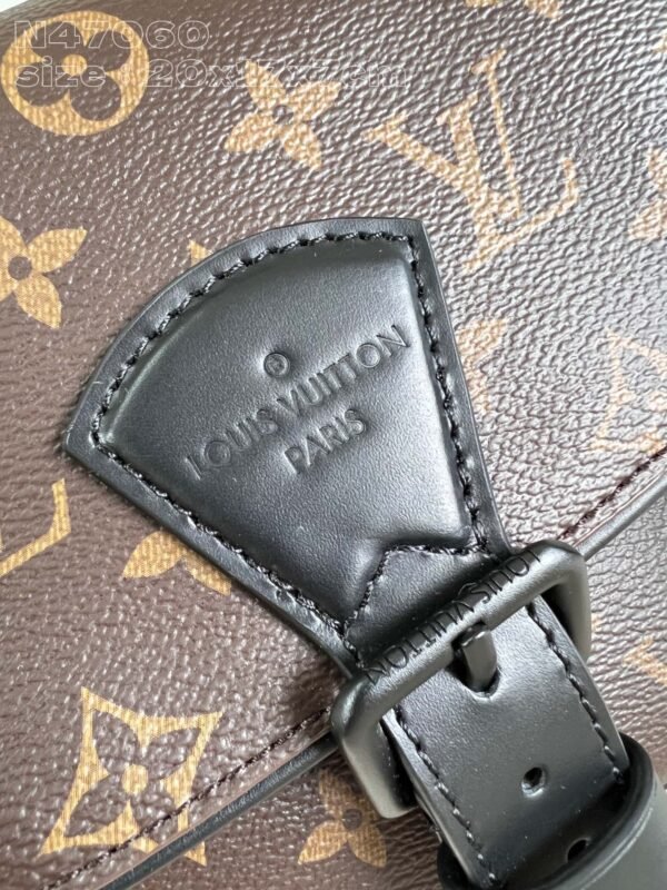 LV N40760 - Image 4