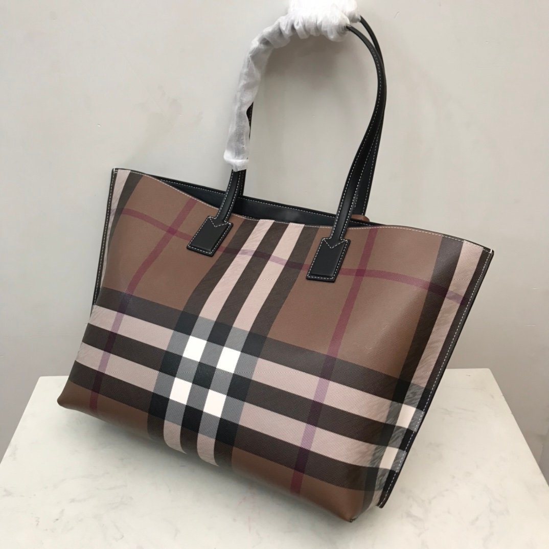 Burberry Bag - Image 4
