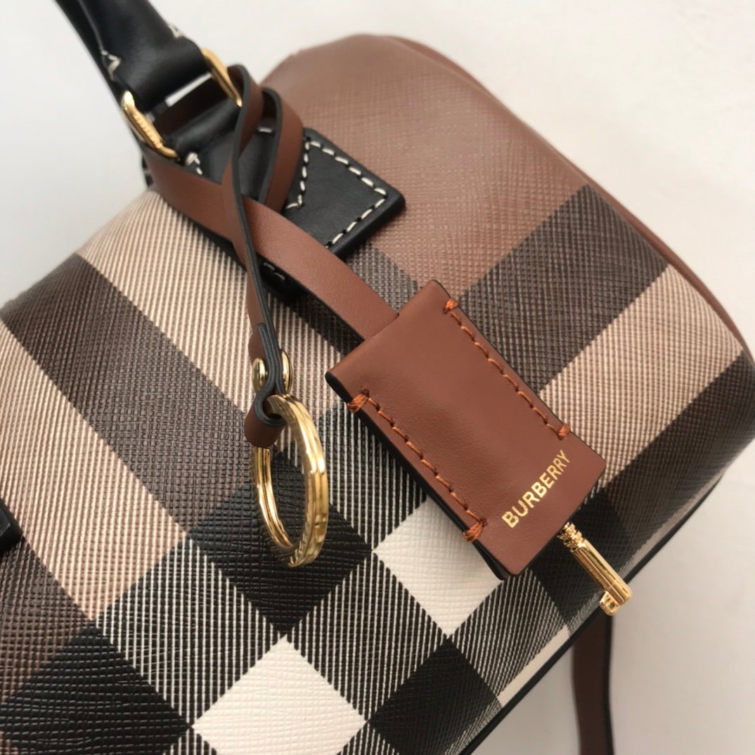 Burberry Bag - Image 4