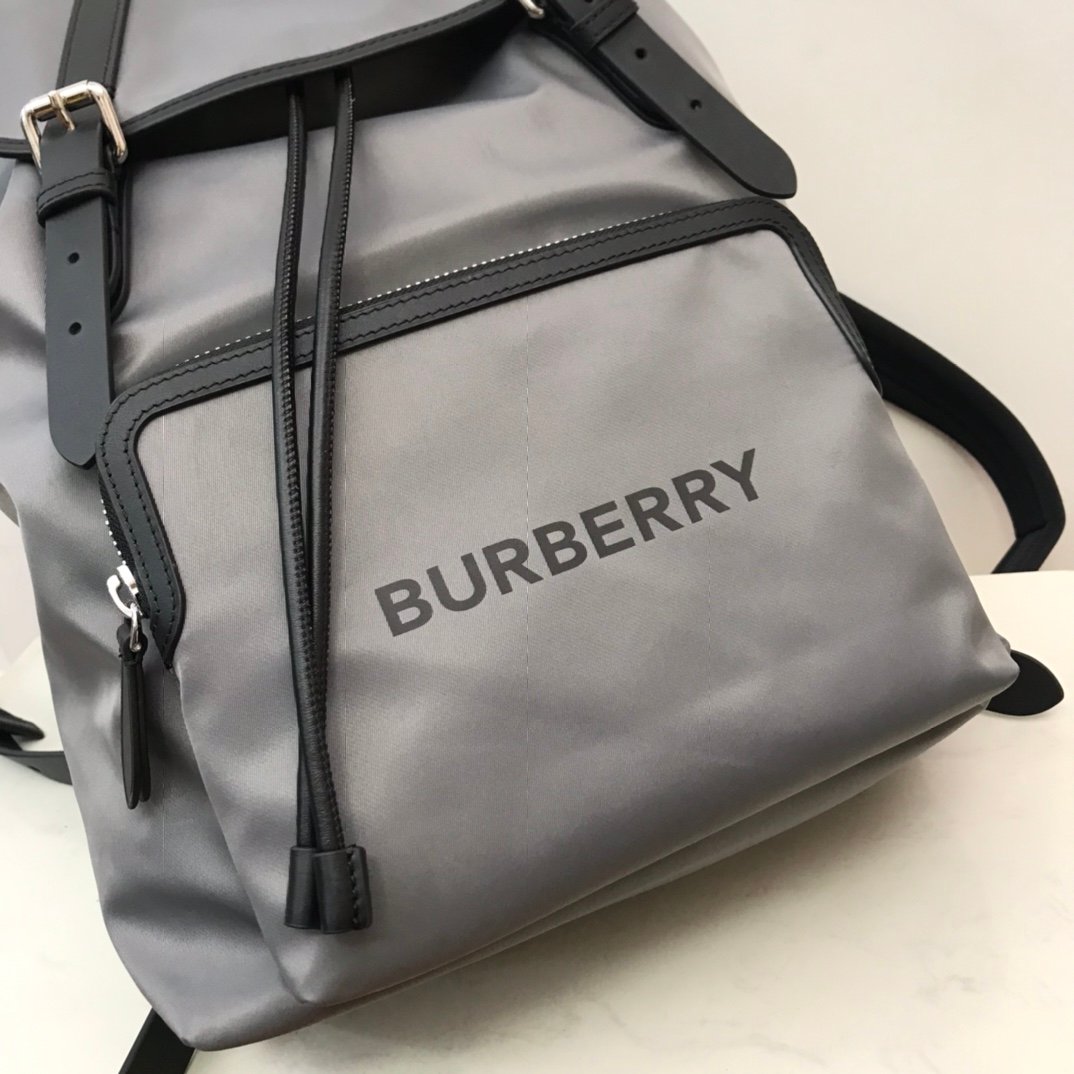 Burberry Bag - Image 4