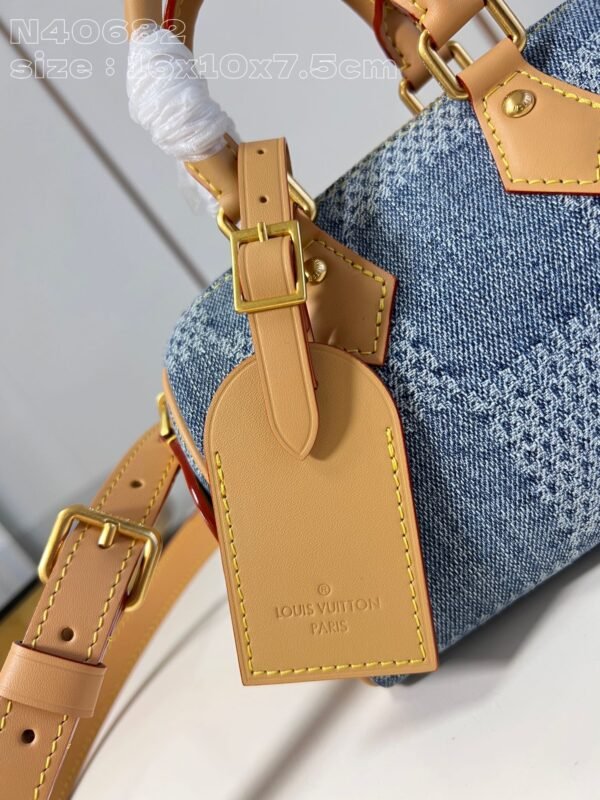 LV N40682 - Image 4