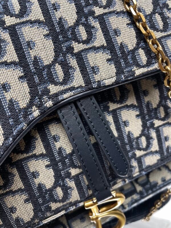 DIOR - Image 4