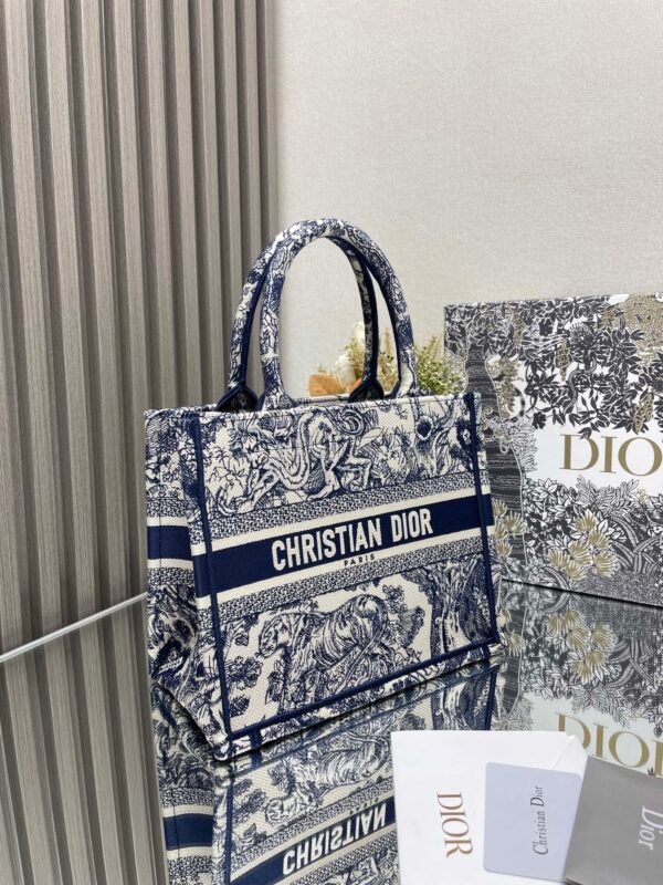 DIOR - Image 4