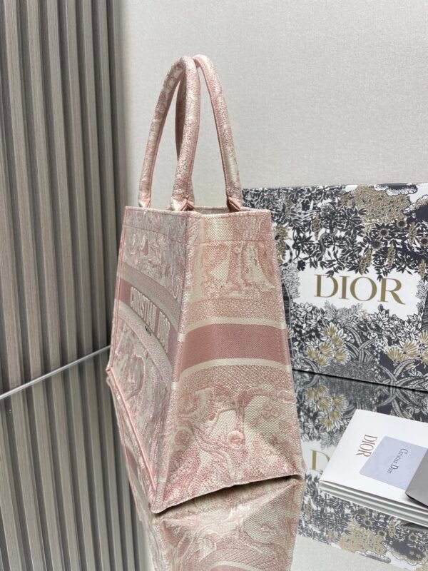 DIOR - Image 4