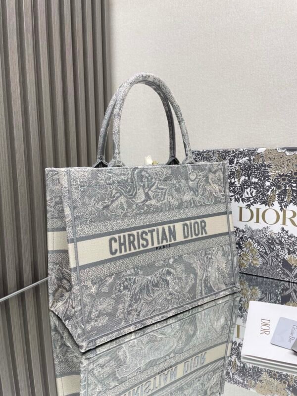 DIOR - Image 4
