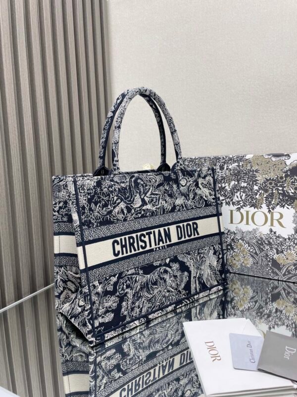 DIOR - Image 4
