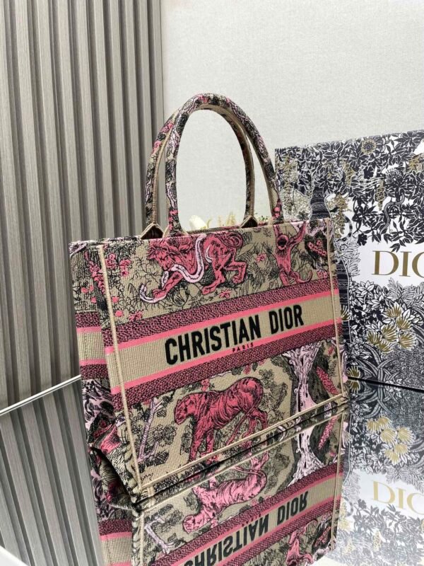 DIOR - Image 4