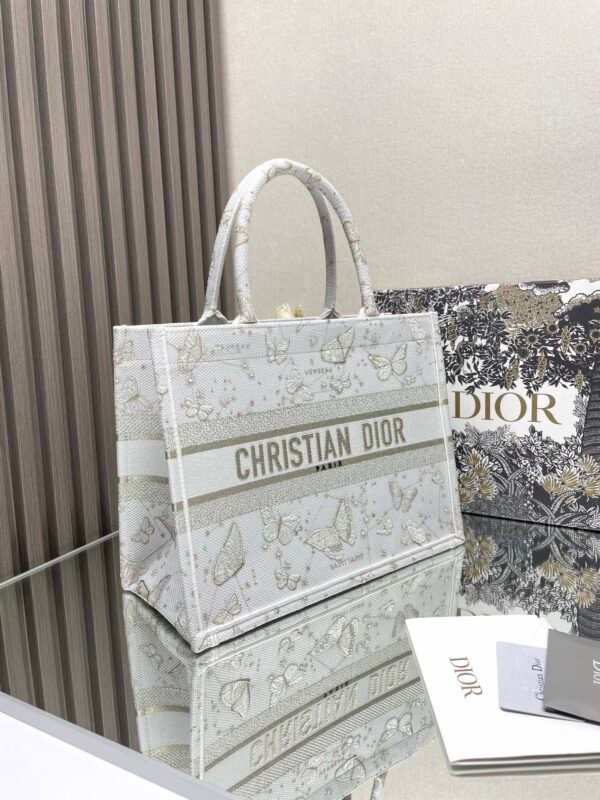 DIOR - Image 4