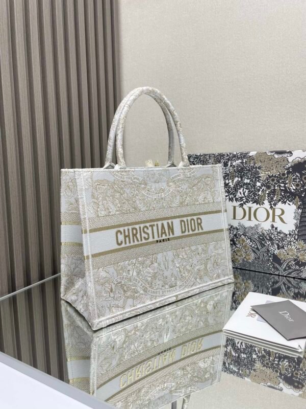 DIOR - Image 4