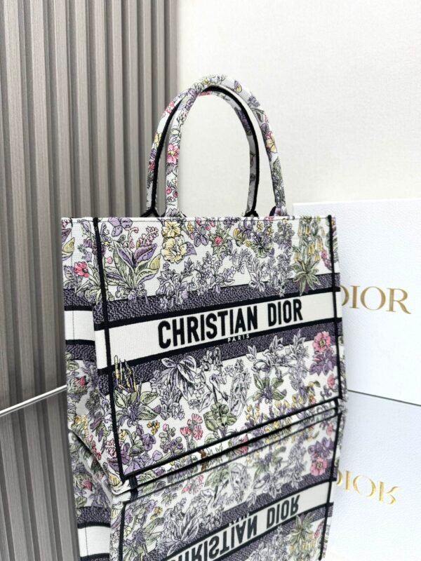 DIOR - Image 4