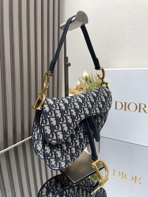 DIOR - Image 4